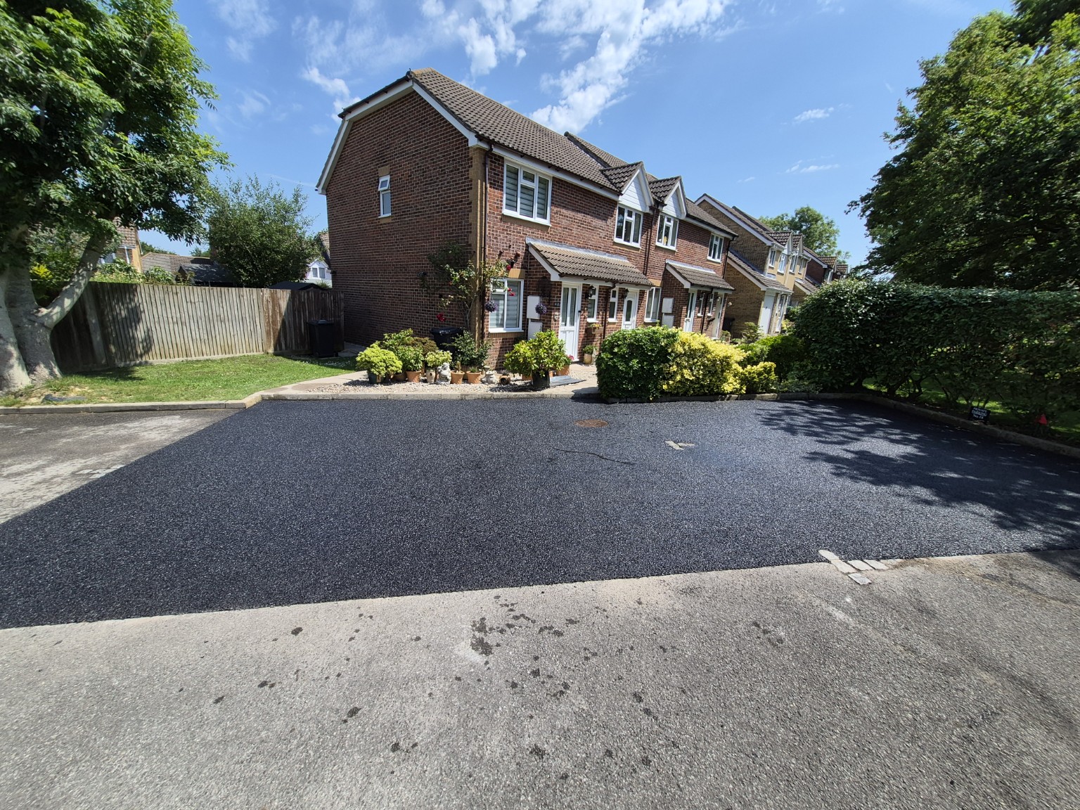 Completed tarmac driveway in East Sussex