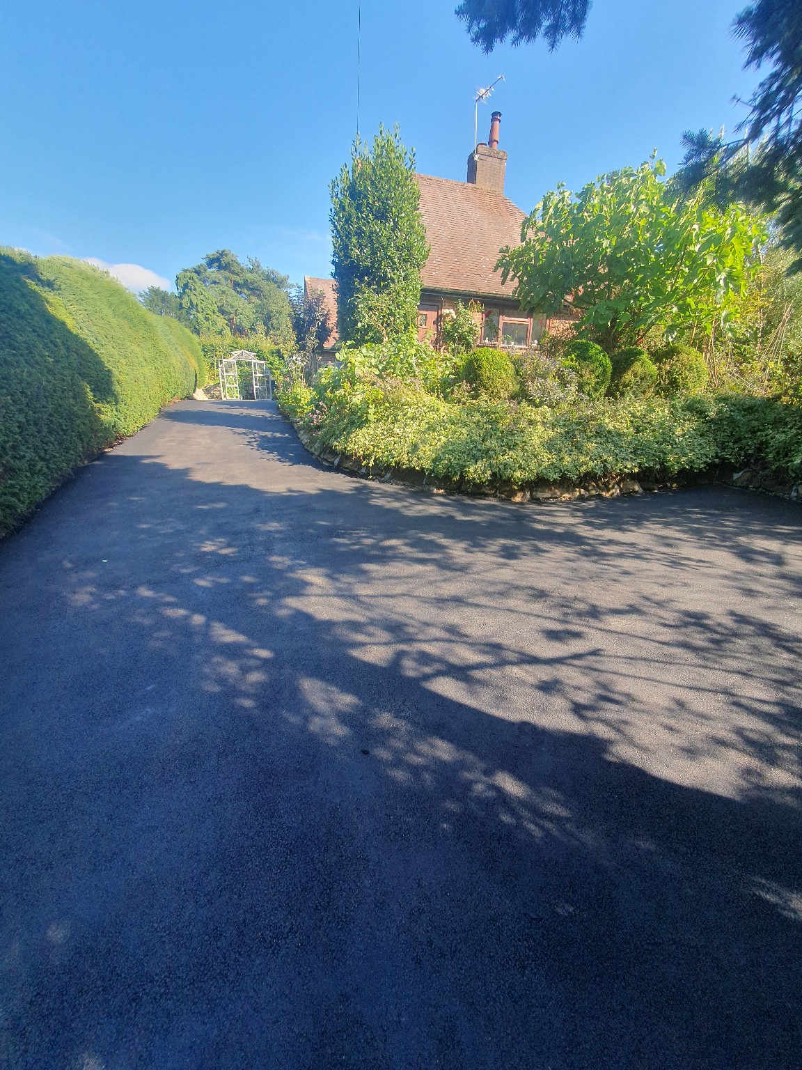 Completed private tarmac driveway in East Sussex